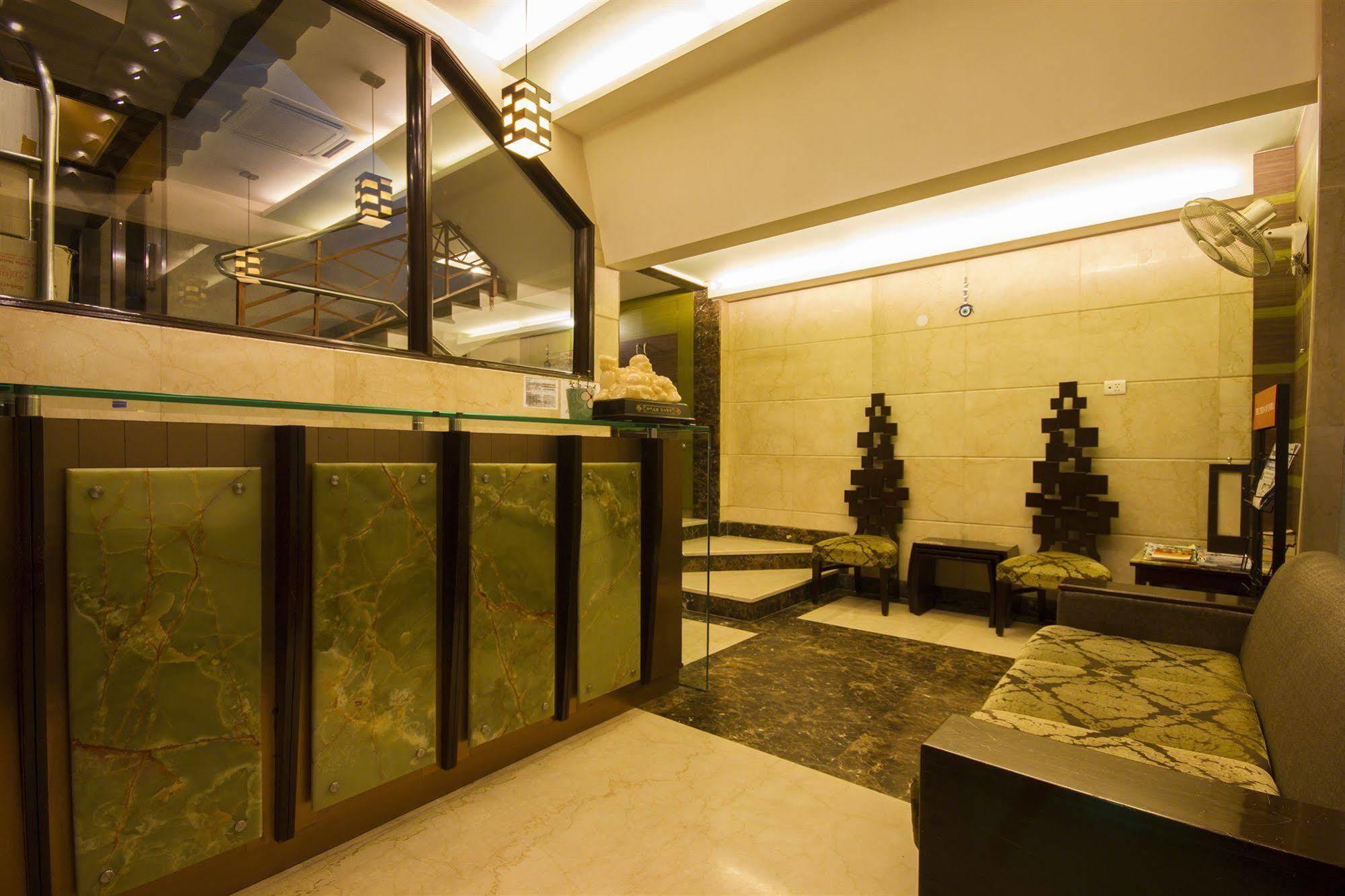 Hotel Sunstar Heights Dillí Exteriér fotografie